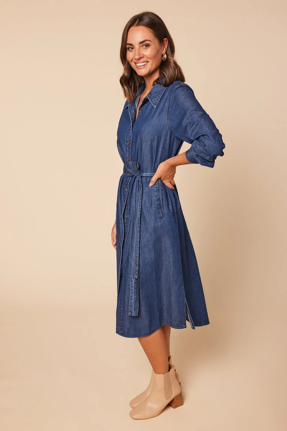 Abbey Chambray Dress in Mid Wash