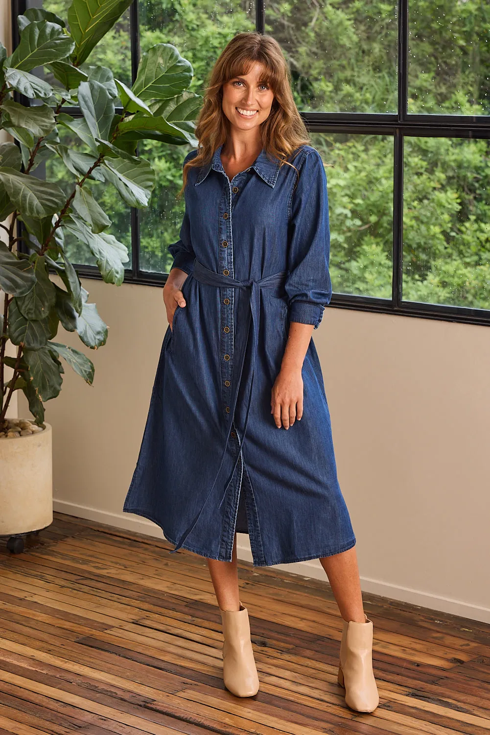 Abbey Chambray Dress in Mid Wash