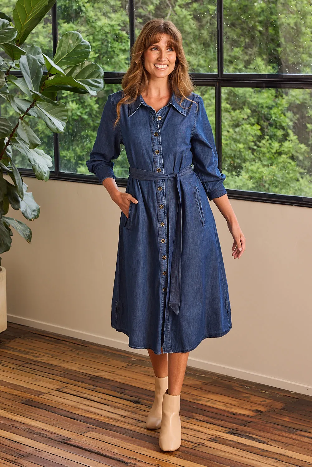 Abbey Chambray Dress in Mid Wash