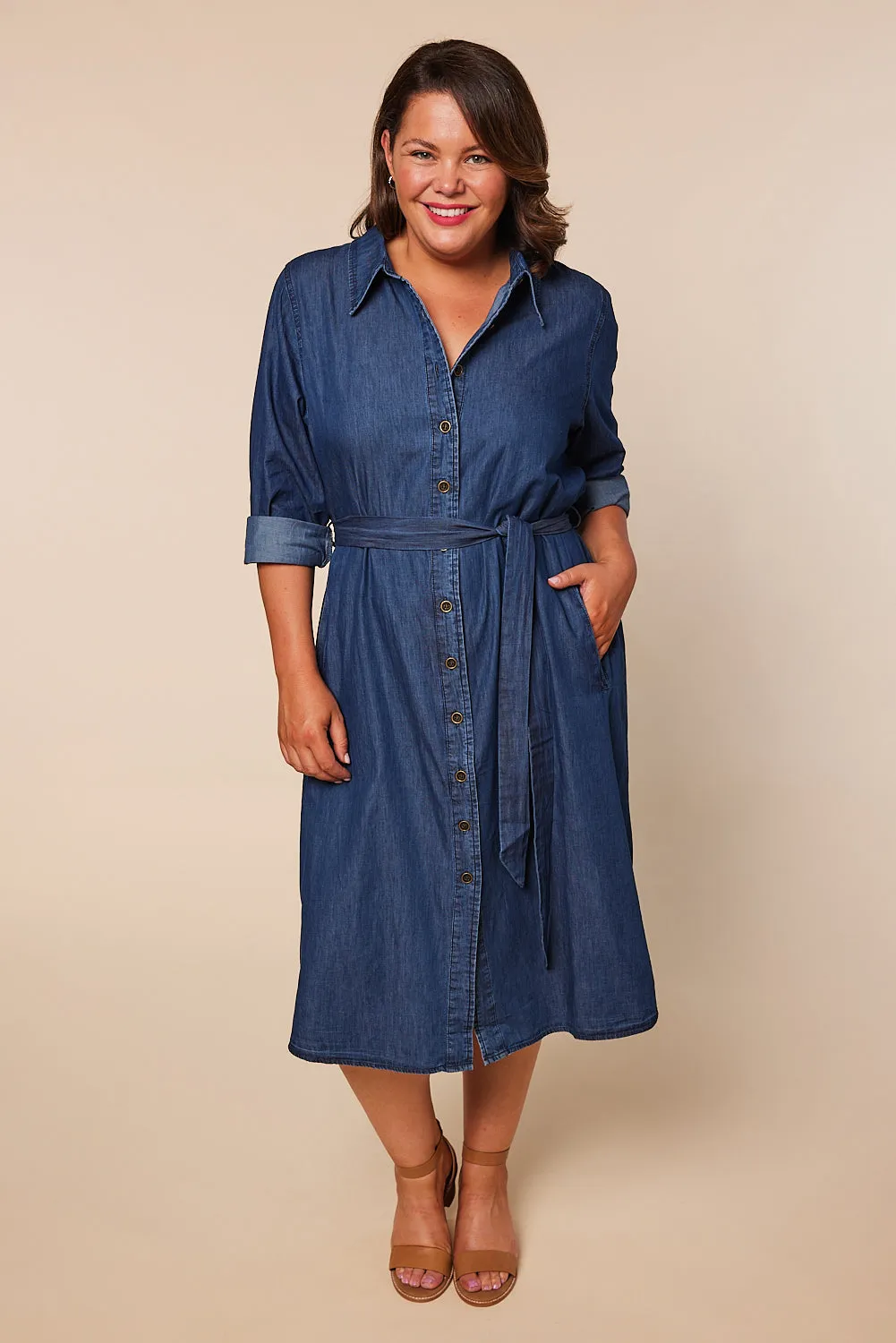 Abbey Chambray Dress in Mid Wash