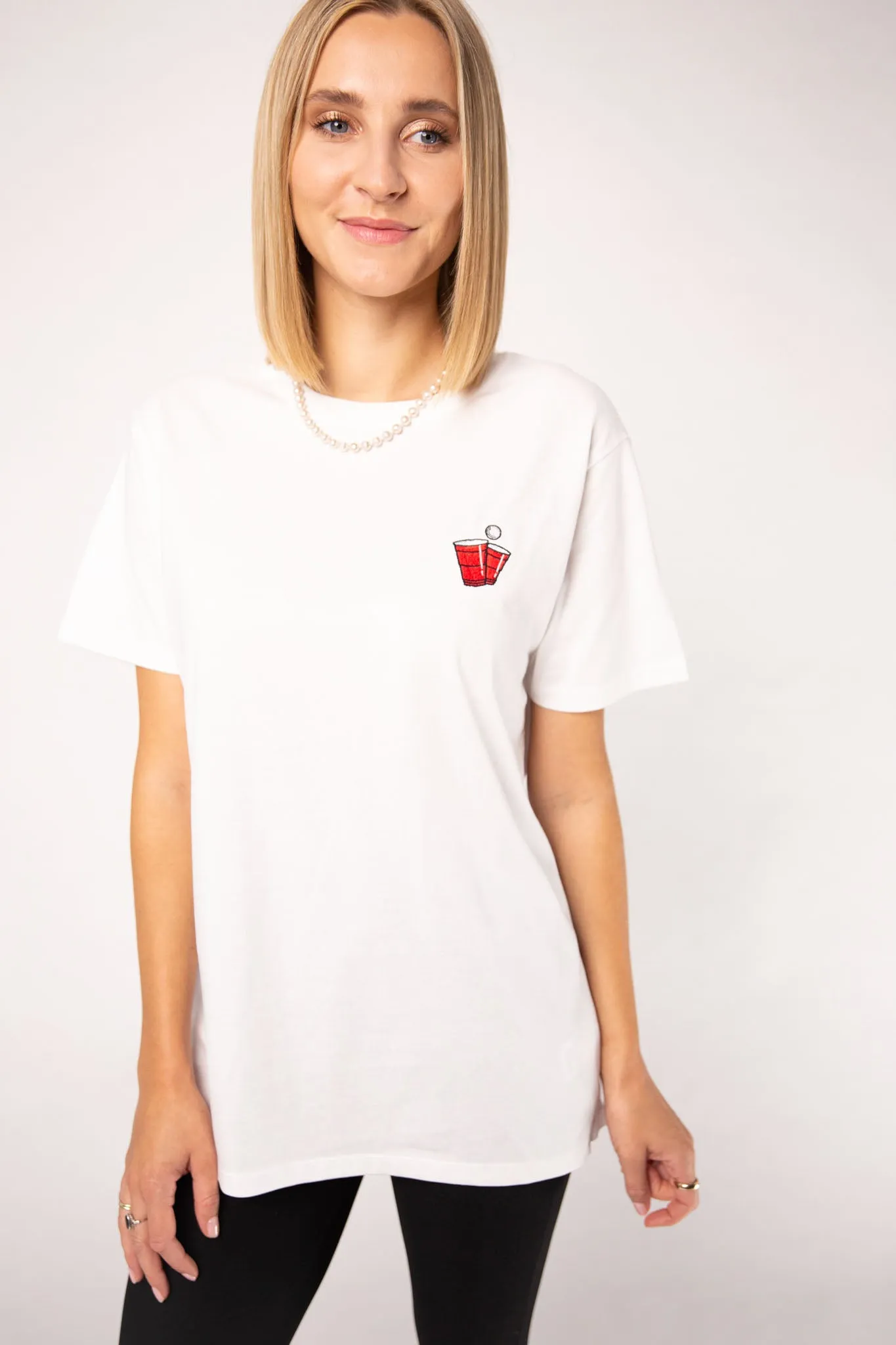 Beerpong | Besticktes Frauen Oversized Bio Baumwoll T-Shirt