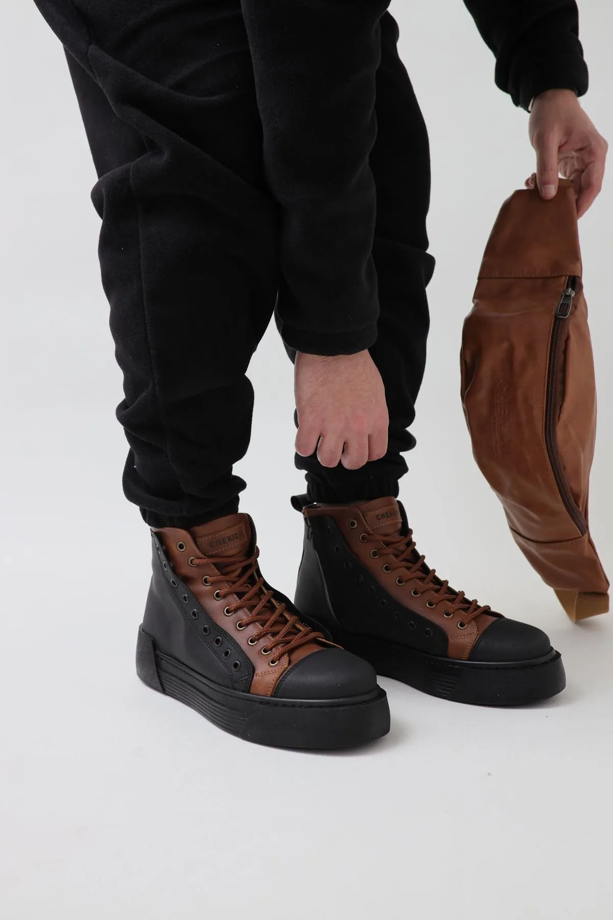 Brown Black Sneaker CH167